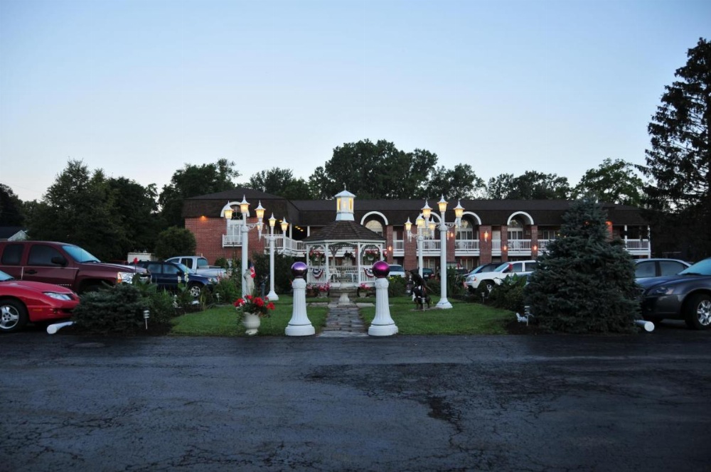 Lockport Inn and Suites Image 12